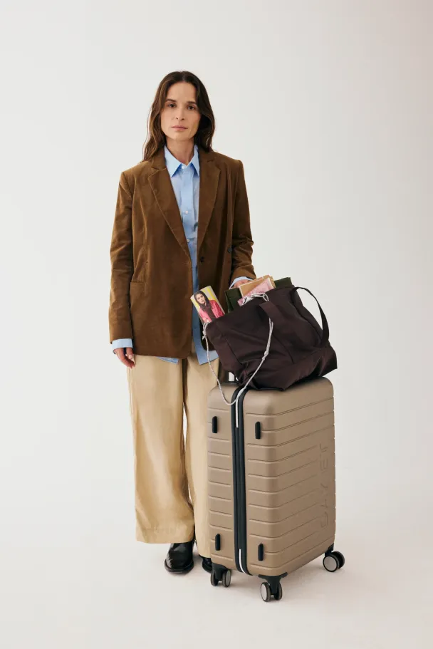 CPT 24" Suitcase Lux - Image 3