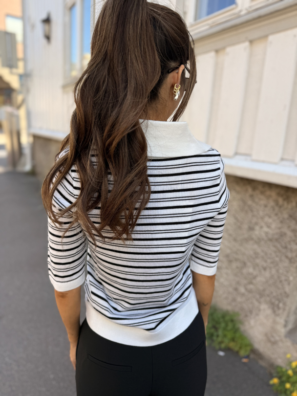 Thea 2/4 Knit Merino Collar Neck - Snow White/Black  - Image 4