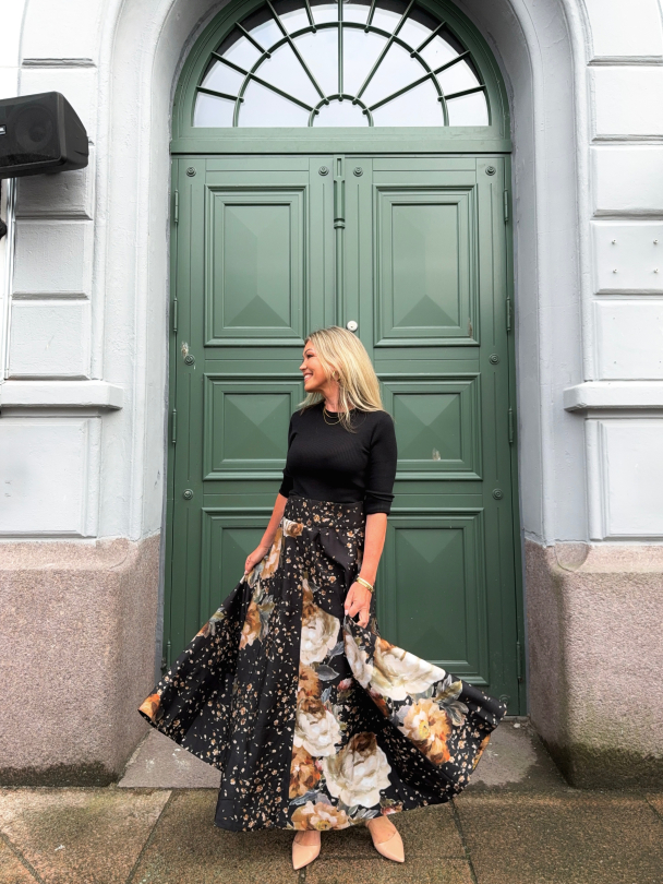 Taffeta Maxi Skirt - Dark Rose  - Image 6