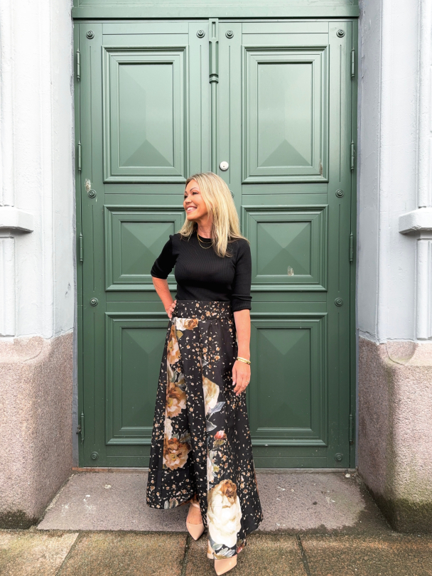 Taffeta Maxi Skirt - Dark Rose  - Image 7