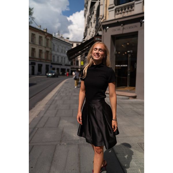 Pauline Topp Sort     |       Pauline Topp Sort fra Undorn