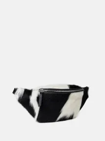 Jia_Bumbag-Bumbag-6523-Black_White-1_d3c81a3c-2238-4fd8-aa4c-df4967caf6dc.webp