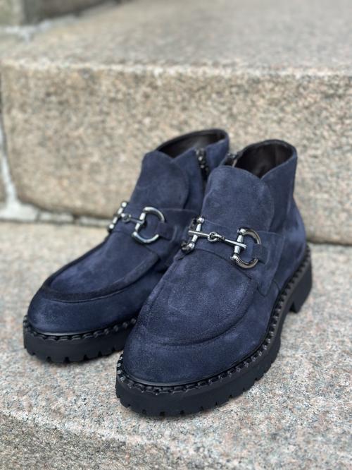 High Navy Shoe Buckle Loafer - Navy 1132A-21      |      High Navy Shoe Buckle Loafer - Navy 1132A-21 fra Laura Bellariva