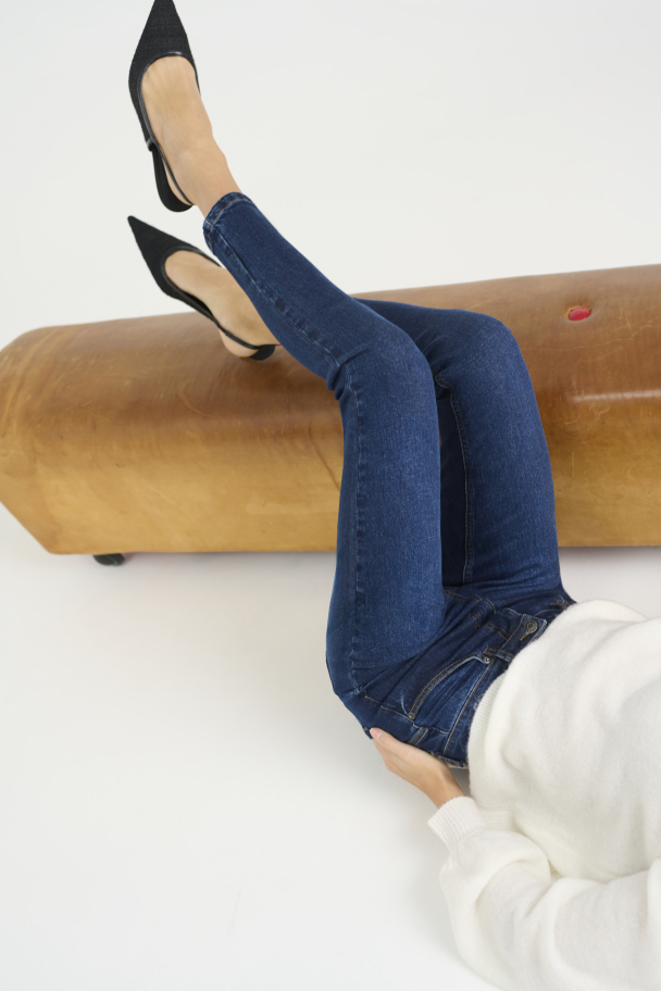 KAwillow HW Slim Fit Jeans - Image 3