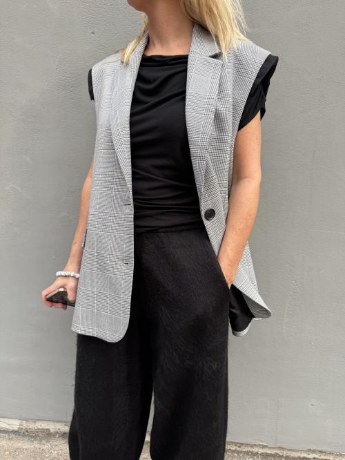 VEST M5IK01