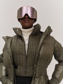 2023_99c6183be0-bonnie-braided-down-vest_forest-green-zeta-down-jacket_forest-green-ellaandil-goggle_pink_5.jpg