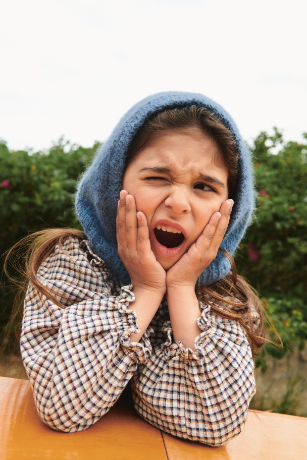 2506 - 3 - Hugsy Hood Junior - Image 1