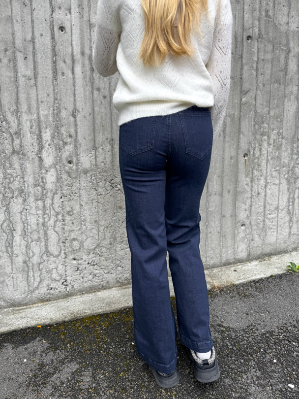 Victoria Jean - Image 8