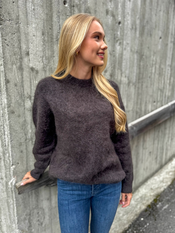 Helli Chunky Sweater - Image 1