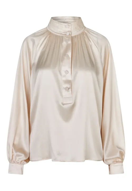 Nicola Dea Porcelain Shirt      |      Nicola Dea Shirt Porcelain fra Dea Kudibal