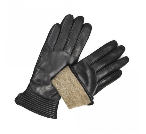 Yola Glove
