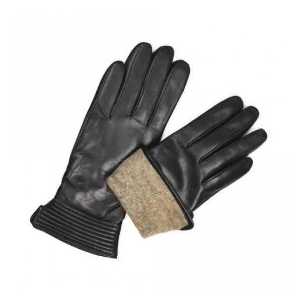 Yola Glove