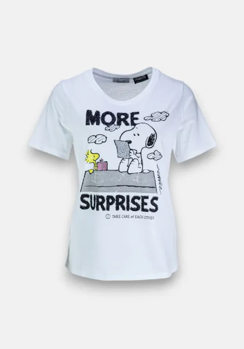 Snoopy More Surprises T-shirt    |    Snoopy More Surprises T-shirt fra Princess Goes Hollywood