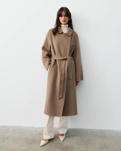 THE TAILORED COAT