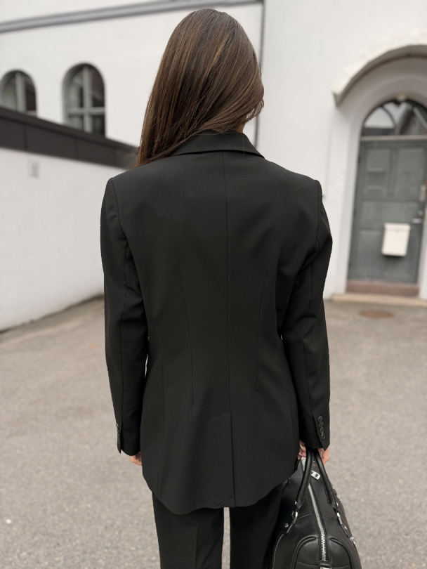 Fitted Aila Blazer - Black - Image 5