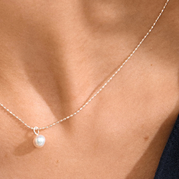 Pilgrim Hadley sølvbelagt halskjede med ferskvannsperle - Image 4