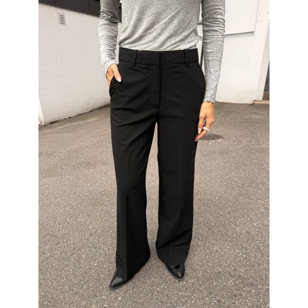 Aila Pant - Black 