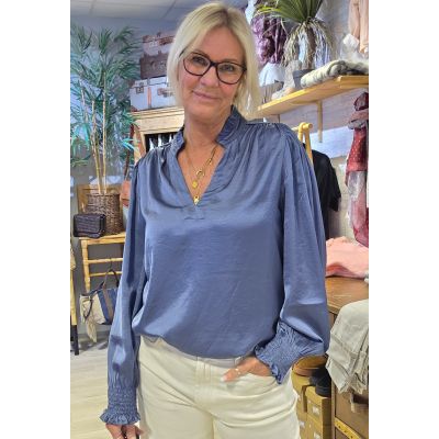 MOE BLOUSE