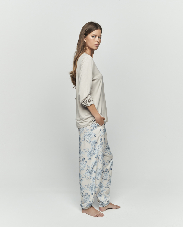 Pysjamas, blå blomster - Image 3