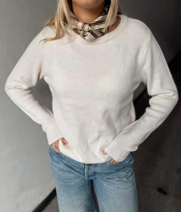 Manila Knit Cashmere O-neck - Snow White  - Image 1