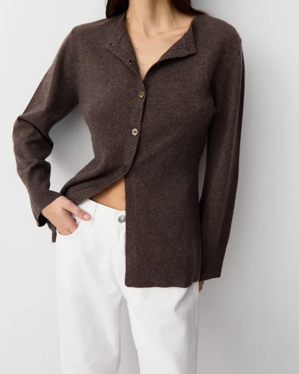 THE TAILORED CARDIGAN - CHESTNUT BROWN - Image 3