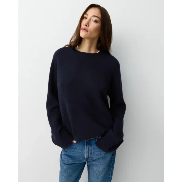 THE CLASSIC CREW NECK SWEATER