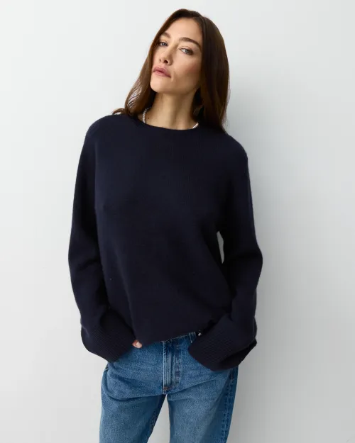 THE CLASSIC CREW NECK SWEATER