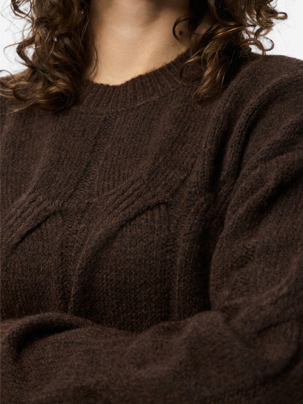 PCJENNA LS O-NECK CABLE KNIT NOOS BC - Image 6