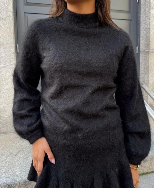 Long Sleeve Turtle- Black