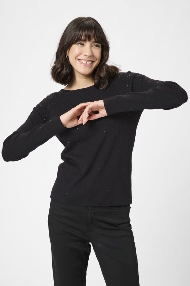 KAminna Genser - Image 4