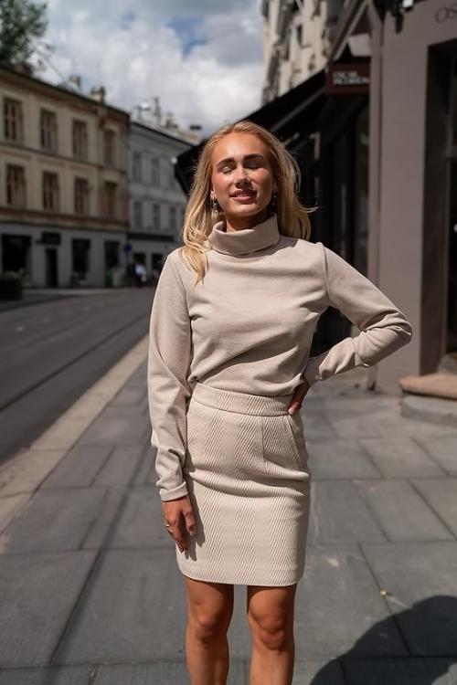 Paige Beige Pullover    |    Paige Beige Pullover fra Undorn