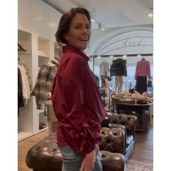 Pearl Bordeaux Blouse  |   Pearl Bordeaux Blouse fra New York Simplicity