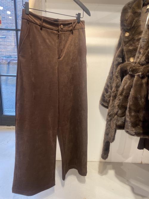 Victorine Suede Pant