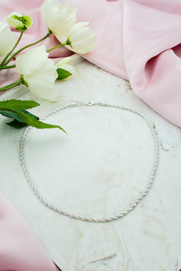 Twisted Necklace Thin Silver  - Image 1