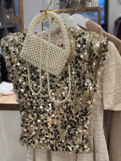 Carrie Sequins Gold Topp |Carrie Sequins Gold fra New York Simplicity