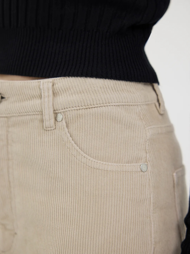OdetteFV Winter White Corduroy - Image 5