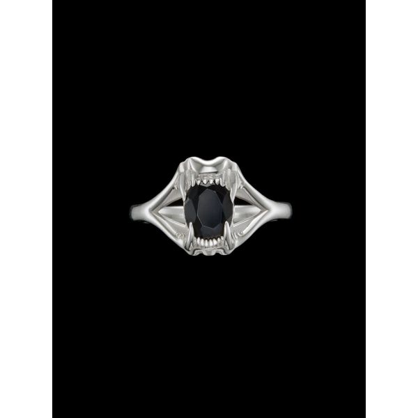 Tiny Jaw Stone Ring - Silver - Black Spinel