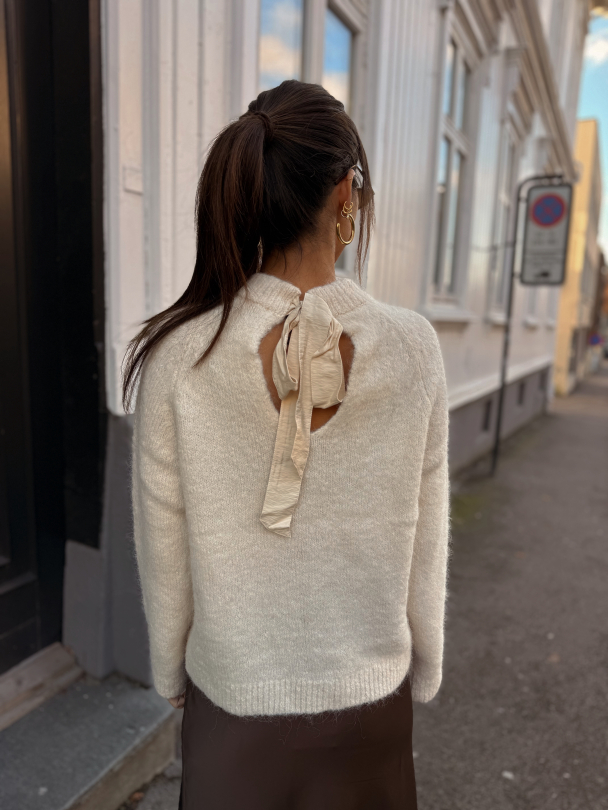 Gabella Knit Bow O-Neck - Birch  - Image 7