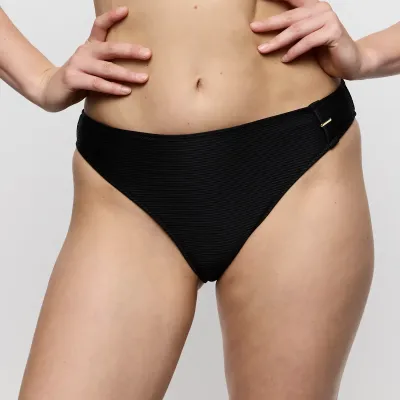 Cassie briefs rio, black