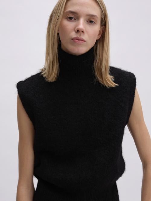 Crew Neck Vest Black