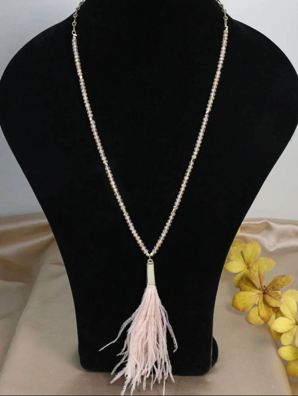 Langt kjede med perler og fjær - Image 3