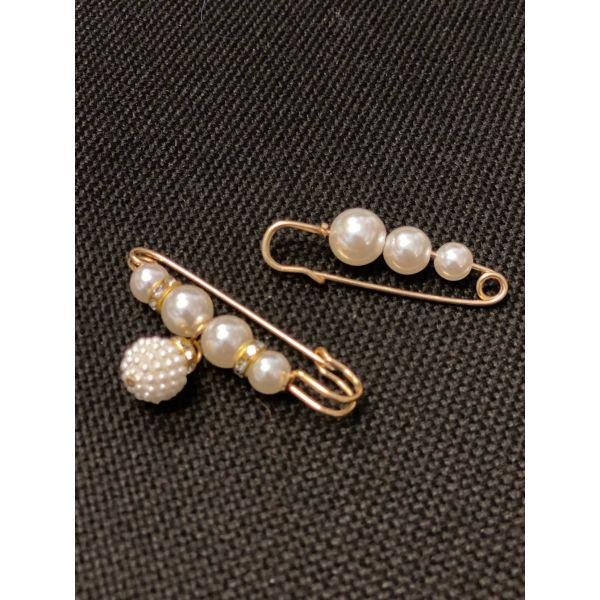 Sikkerhetsn&aring;l Med Perler og et heng