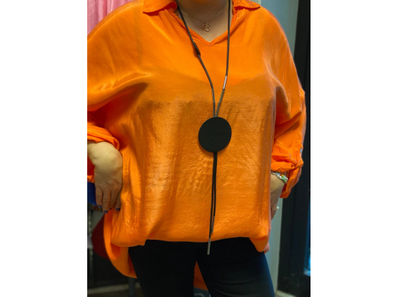 Langt kjede i sort gummi med stor ensfarget runding