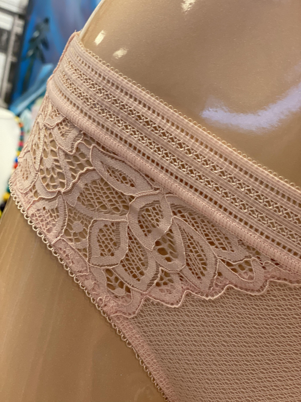 WACOAL RAFFINE Brief WE148005SIP - Image 3