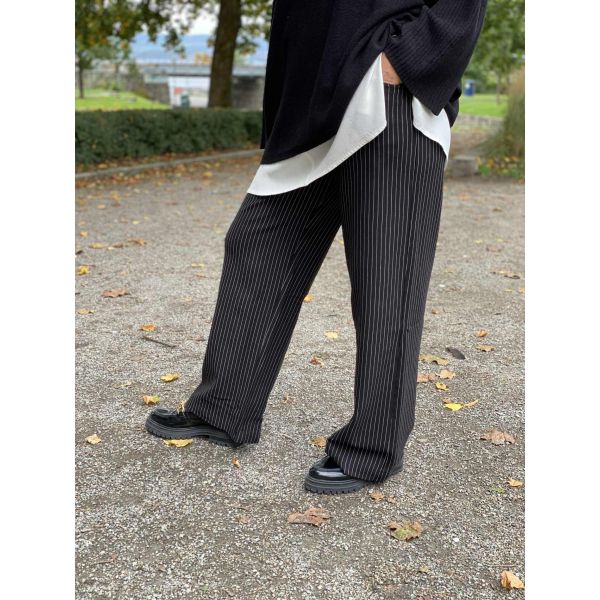 LAURIE Donna Loose ML 29216-S