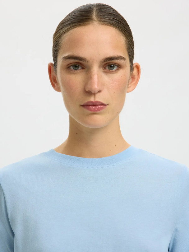 O-Neck  Essential Tee - Image 2