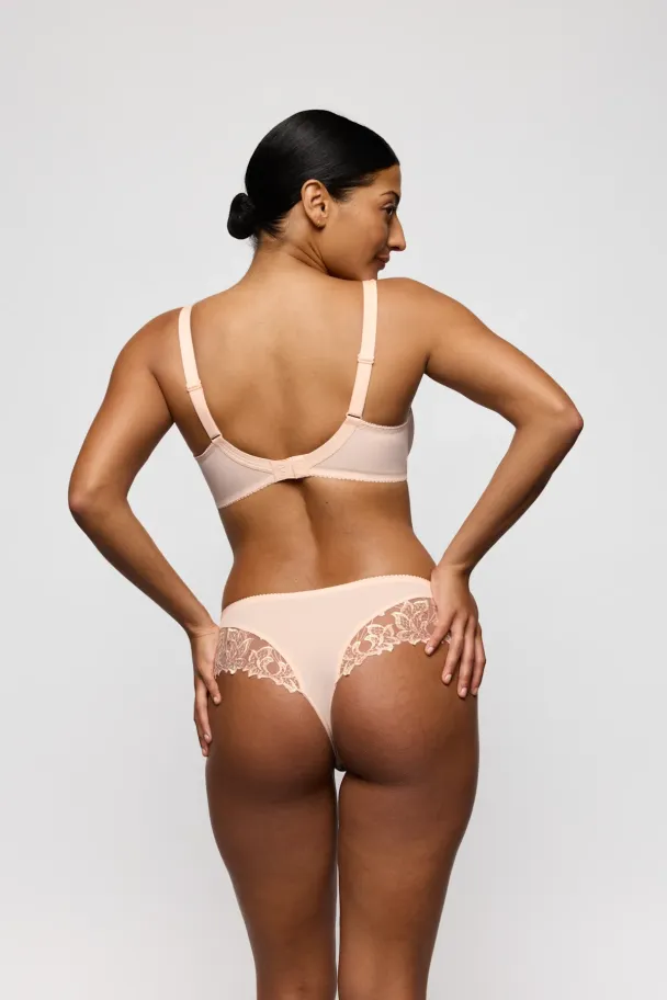 Deauville full cup, Venus - Image 6