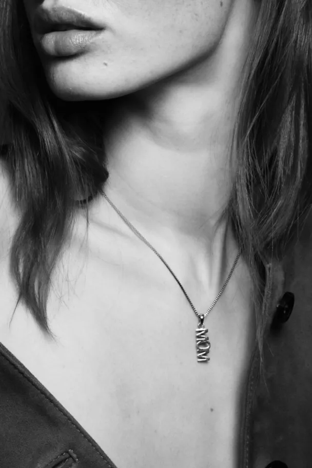 THE MOM PENDANT  - Image 3