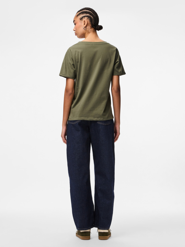 PCRIA SS V-NECK SOLID TEE JRS NOOS BC - Image 2