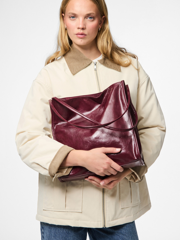 PCMALOU PATENT SHOPPING BAG WB - Image 4